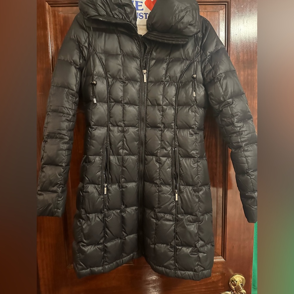 Laundry by Shelli decal winter jacket size small no flaws. Fitted and beautiful